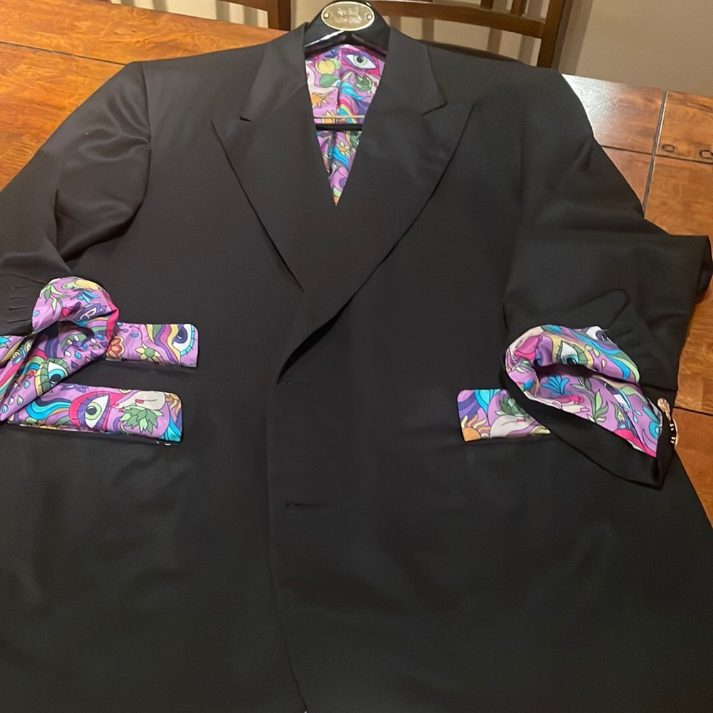 OXXFORD- custom navy blazer,46R, peak lapels, ticket pocket pick stitching.